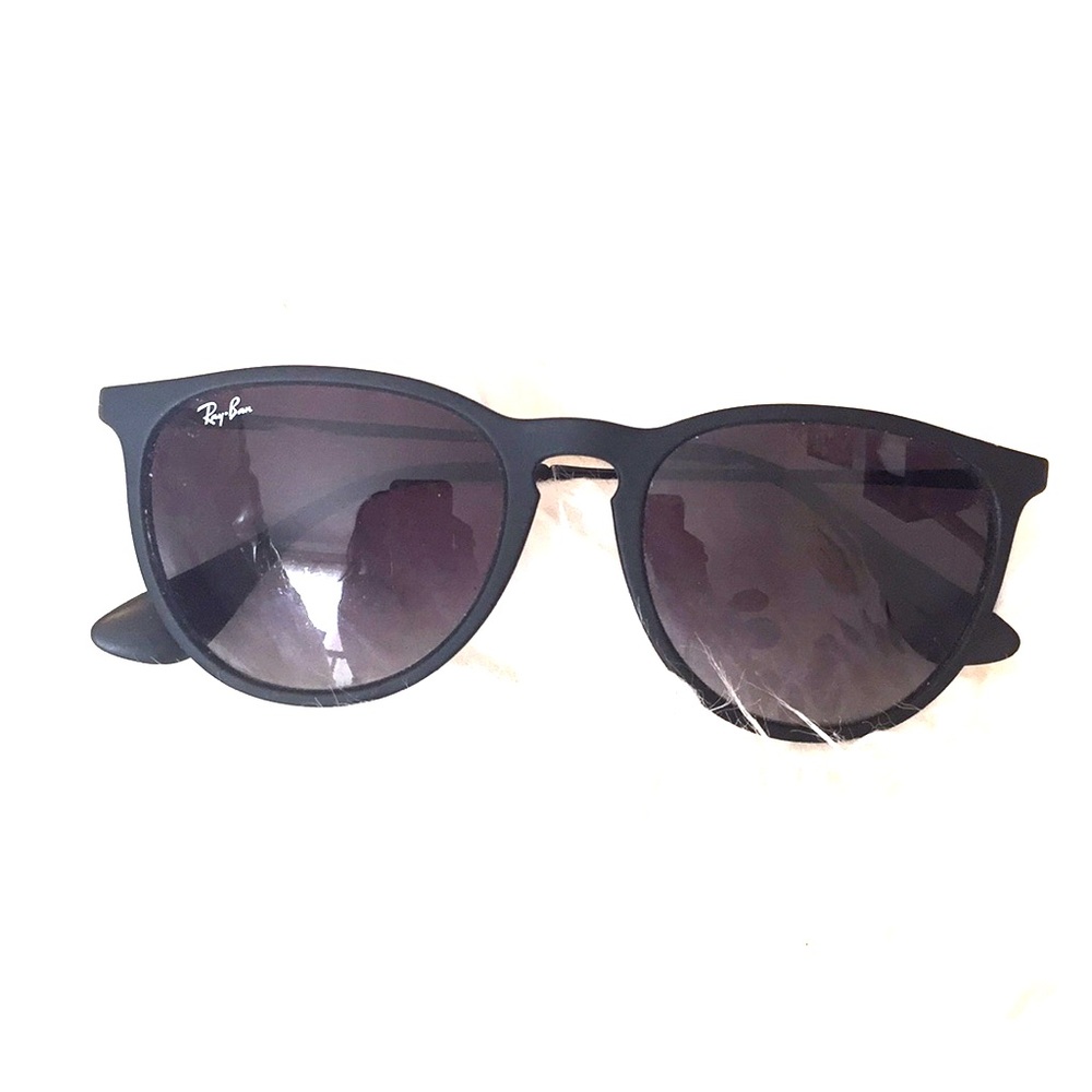 Women’s Ray Ban sunglasses